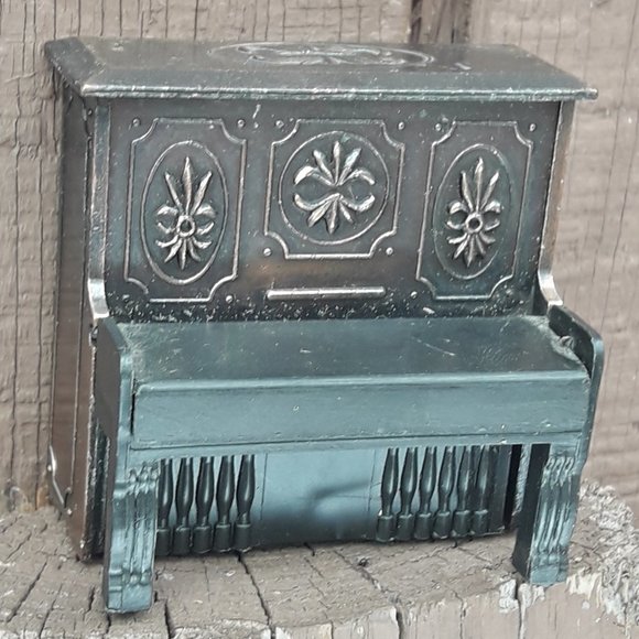 Mini Dollhouse Piano Cast Iron Pencil Sharpener Vintage Mini Musical Instrument - Picture 2 of 7